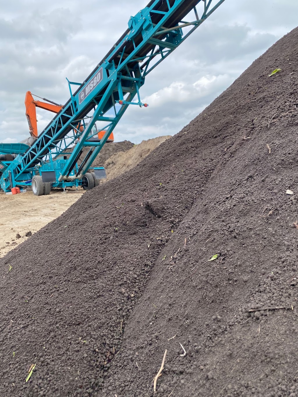 Ottawa Topsoil | 6591 Fernbank Rd, Stittsville, ON K2S 1B6, Canada | Phone: (613) 612-3733