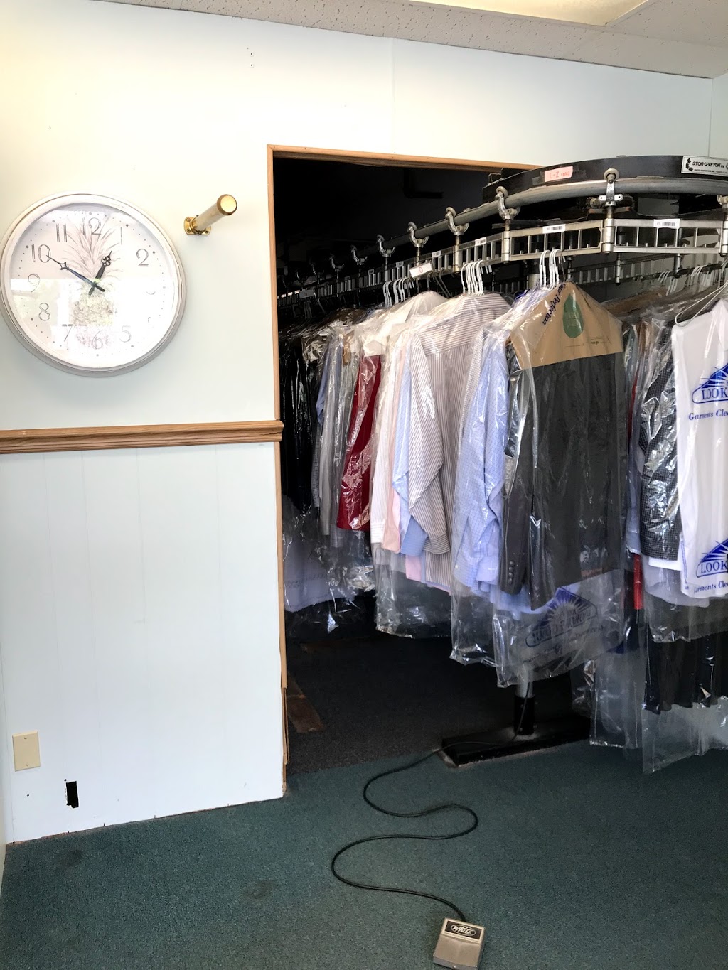 Varas Dry Cleaning | 4933 Ellicott Rd, Orchard Park, NY 14127, USA | Phone: (716) 662-4298