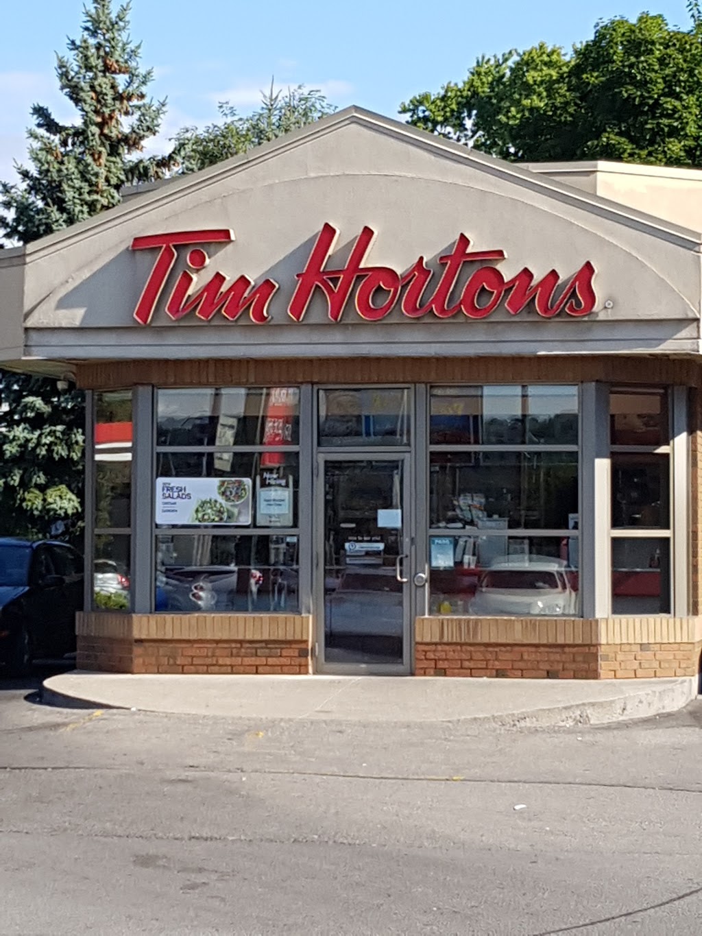 Tim Hortons | 620 King St W, Hamilton, ON L8P 1C2, Canada | Phone: (905) 972-0030