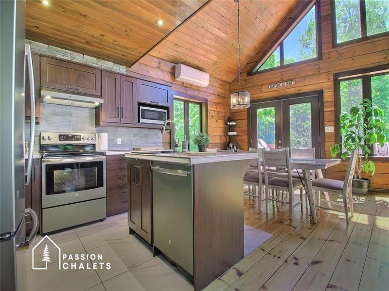 Chalet Le Grand Cèdre | 21 chemin du Grand Cèdre, Mandeville, QC J0K 1L0, Canada | Phone: (514) 266-7192