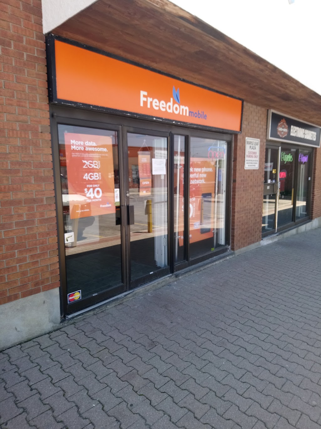 Freedom Mobile | Maple Leaf Plaza, 530 Montréal Rd, Ottawa, ON K1K 0E9, Canada | Phone: (613) 380-8191