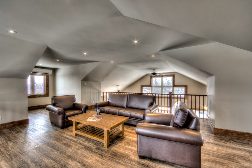 LUXURY 8 BEDROOM CHALET RENTAL | 102 Pilsen Way, The Blue Mountains, ON L9Y 0N7, Canada | Phone: (705) 445-1467