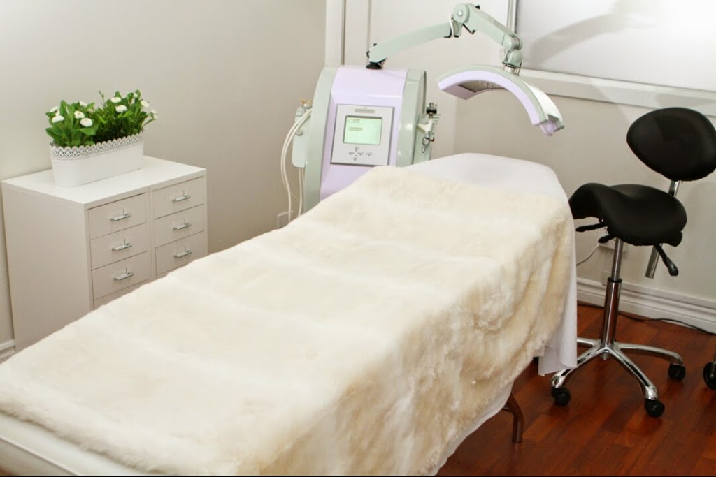 The Freeze Clinic | 808 Danforth Ave, Toronto, ON M4J 1L6, Canada | Phone: (647) 700-5880