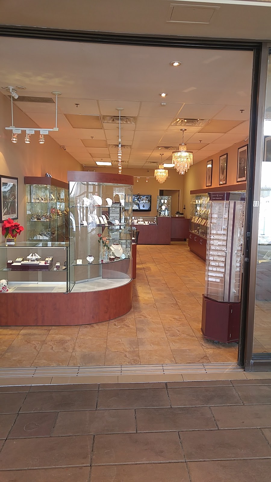 Beaconsfield jewellery Inc. | 50 Boulevard Saint-Charles Suite B11, Beaconsfield, QC H9W 2X3, Canada | Phone: (514) 697-8400