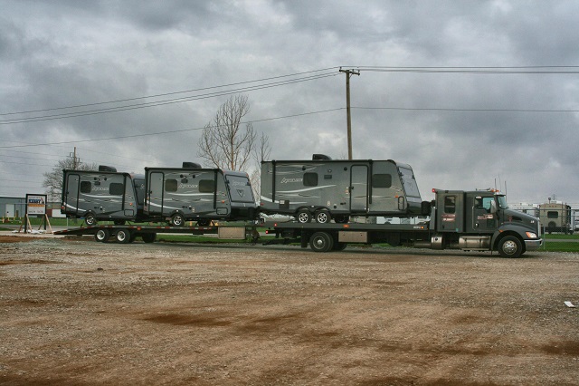 Transport Denis Corbeil | 13450 Rte Arthur Sauvé, Mirabel, QC J7N 2C1, Canada | Phone: (450) 258-0772