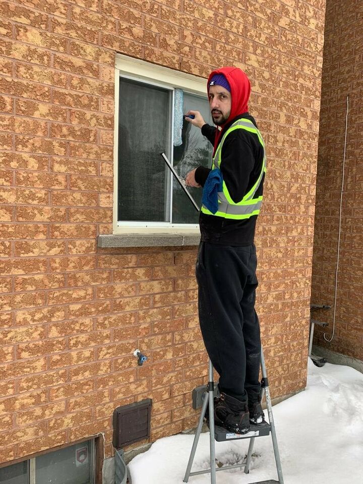 Armaan Window Cleaning | 22 Lloyd Cres, Brampton, ON L7A 4J5, Canada | Phone: (647) 809-9210