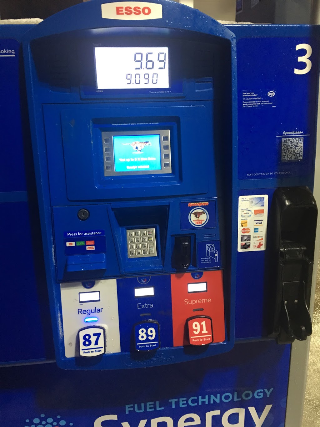 Esso | 775 Highland Rd W, Kitchener, ON N2M 5P5, Canada | Phone: (519) 743-5950