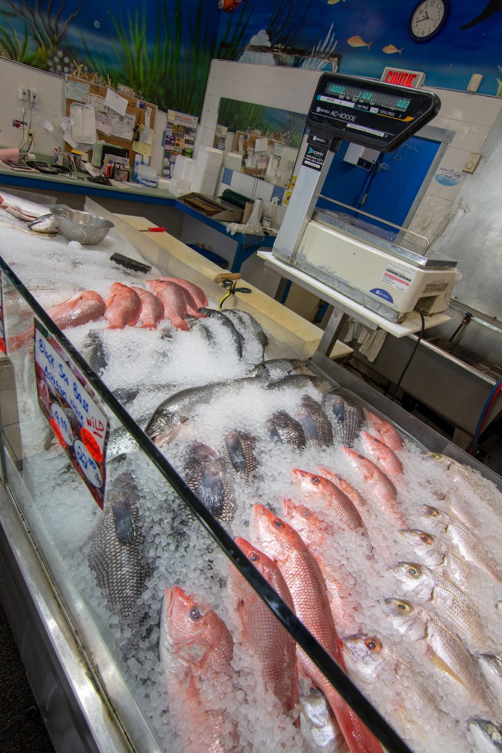 Poissonnerie Casablanca Fish Market | 4687 Blvd. Samson, Laval, QC H7W 2H5, Canada | Phone: (450) 681-1669