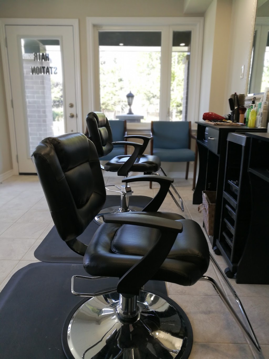 hair station salon barrhaven | 130 Wild Senna Way, Ottawa, ON K2J 5Z7, Canada | Phone: (613) 702-3998