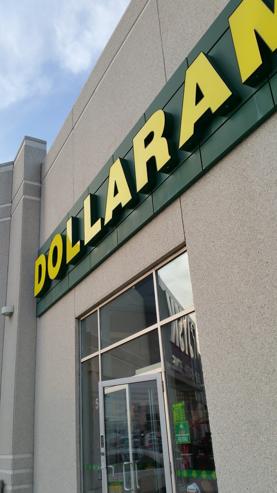 Dollarama | Heartland Town Centre, 6075 Mavis Rd, Mississauga, ON L5R 4G6, Canada | Phone: (905) 361-0579