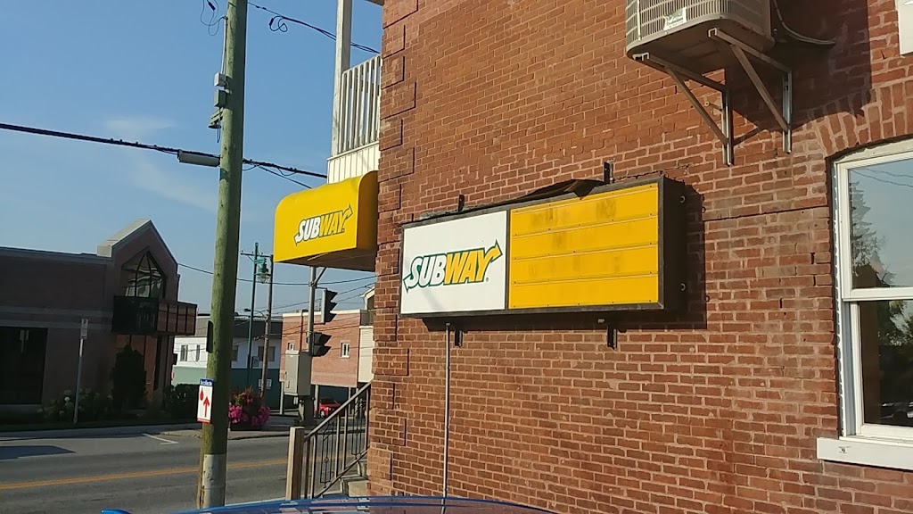 Subway | 90-A Rue Saint-Georges, Windsor, QC J1S 1J6, Canada | Phone: (819) 845-1205