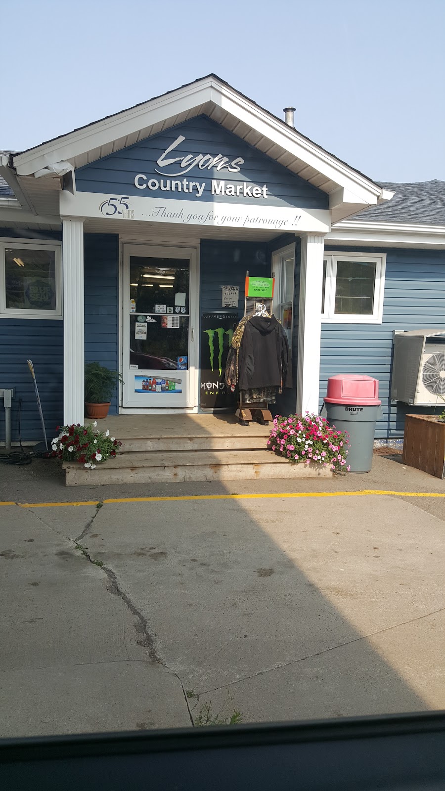 Lyons Country Market | 3295 Mountain Rd, Lutes Mountain, NB E1G 4T4, Canada | Phone: (506) 858-1317