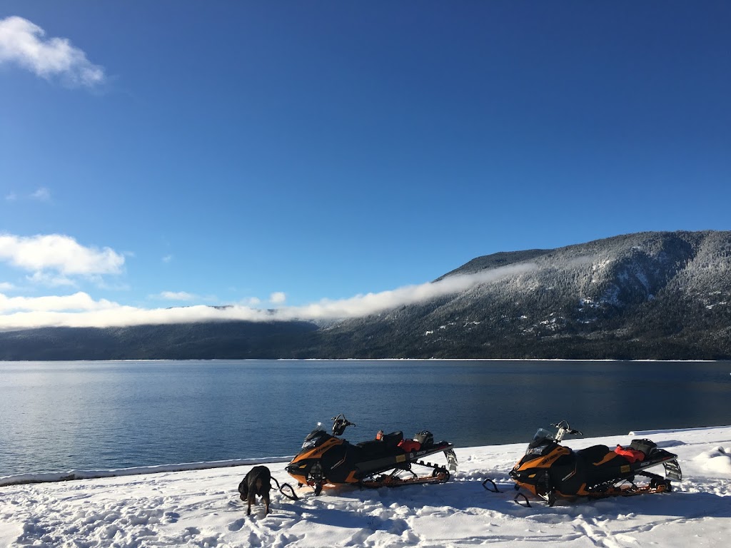 Grizzly Adams Lake Resort | 10045 East FSR Adams Lake, BC V0E 2E0, Canada | Phone: (604) 788-1798