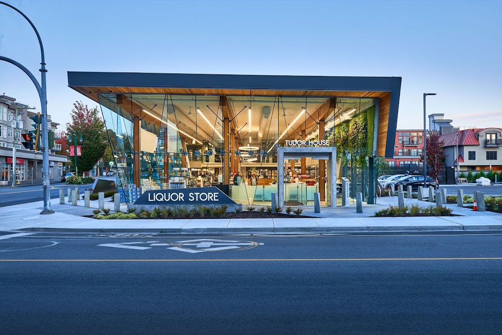 Tudor House Liquor Store | 533 Admirals Rd, Victoria, BC V9A 2N5, Canada | Phone: (250) 590-5883