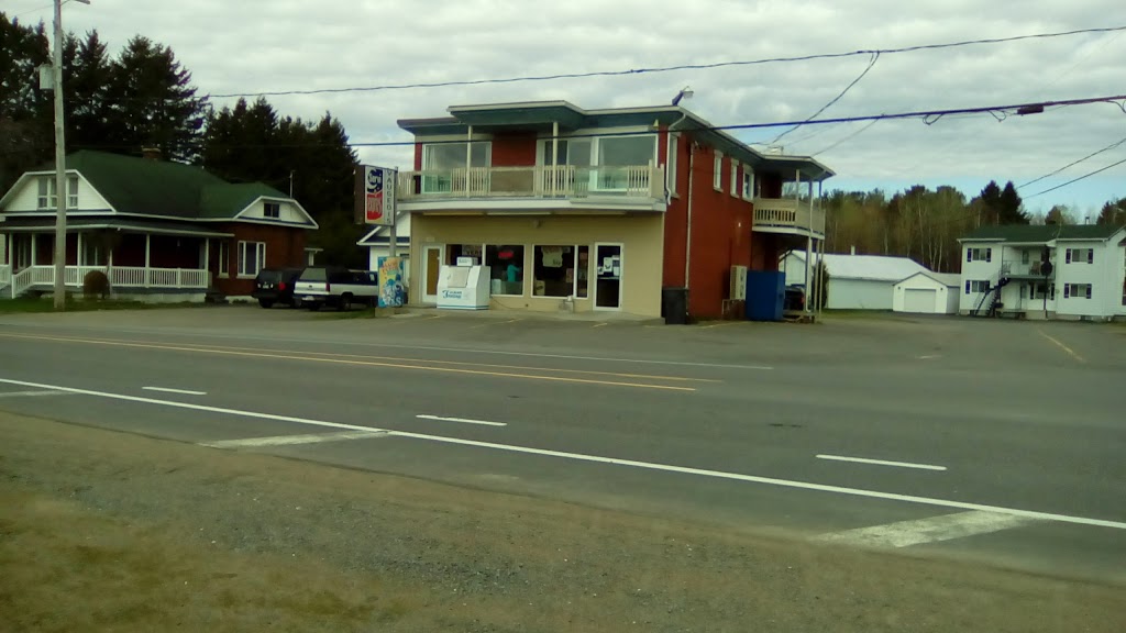 Dépanneur Vaugeois | 343 QC-153, Hérouxville, QC G0X 1J0, Canada