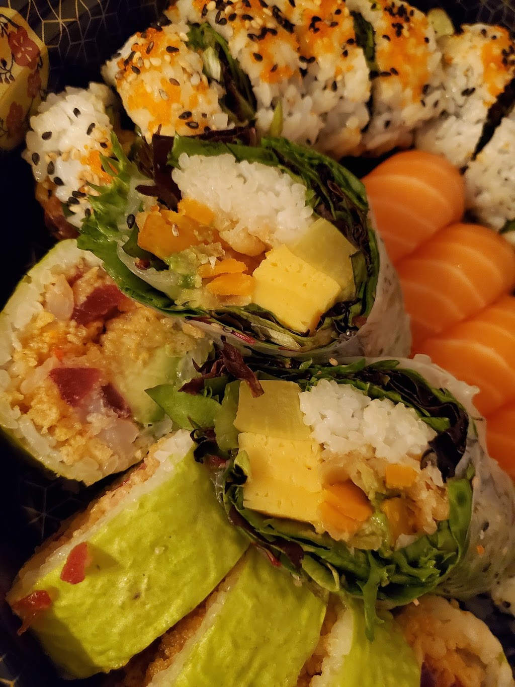 Sushi Kiki | 1101 Boulevard Brassard Suite 105, Chambly, QC J3L 5R4, Canada | Phone: (450) 684-9918