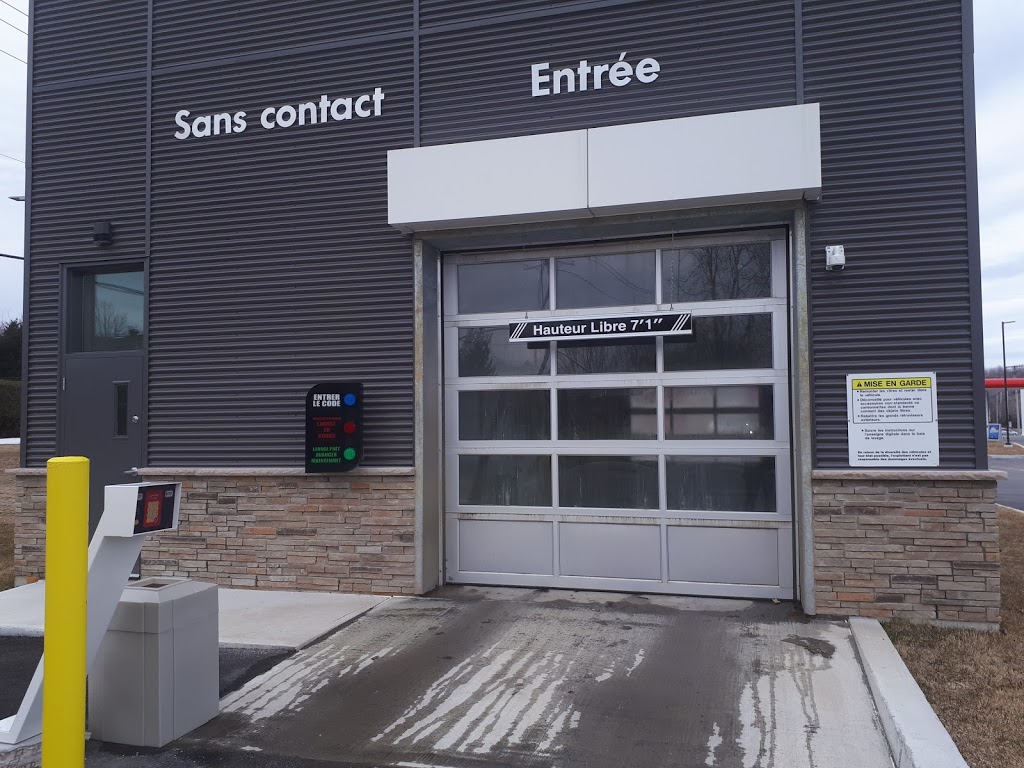 Petro-Canada / SuperRelais / Tim Hortons | 410 Boulevard St Luc, Asbestos, QC J1T 0A8, Canada | Phone: (819) 879-2665