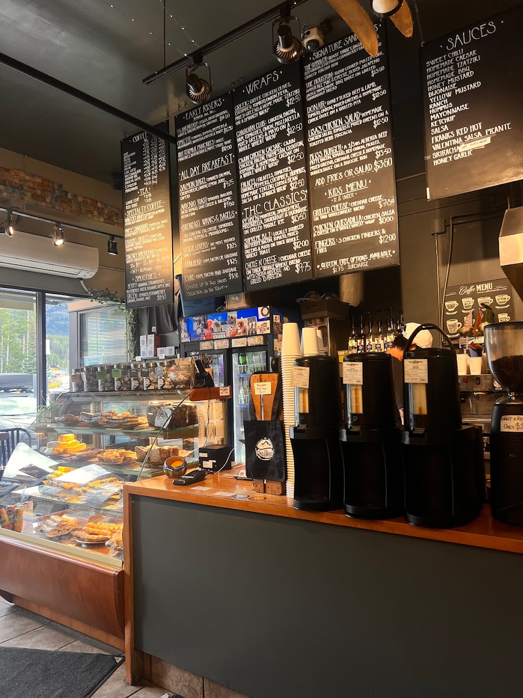 Trailhead Cafe | 101 Lake Louise Dr, Lake Louise, AB T0L 1E0, Canada | Phone: (403) 522-2006