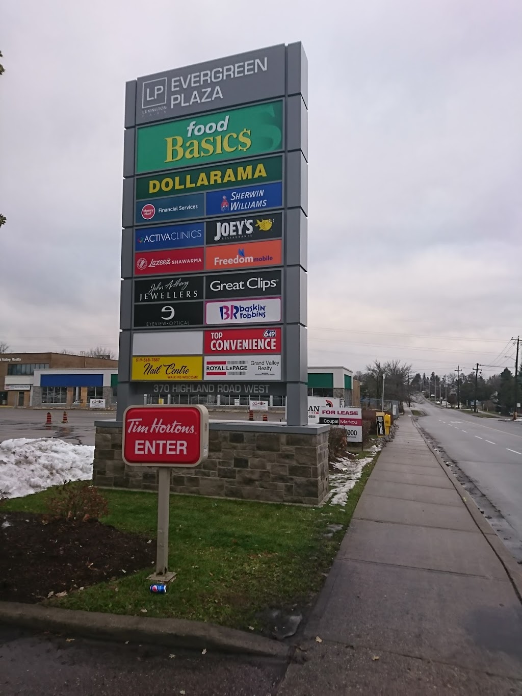 Dollarama | 370 Highland Rd W Evergreen Plaza, Kitchener, ON N2M 5J9, Canada | Phone: (519) 570-1701