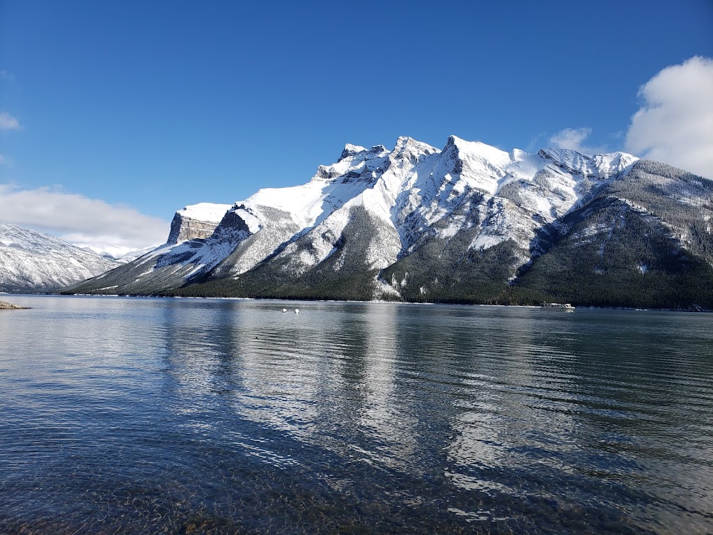 Lake Minnewanka Parking Lot | Lake Minnewanka Scenic Dr, Alberta T1L 1K2, Canada | Phone: (403) 762-1550