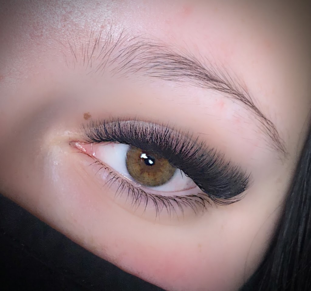 House of Lashes Port Perry | 975 Scugog Line 4, Port Perry, ON L9L 1B5, Canada | Phone: (416) 884-4509