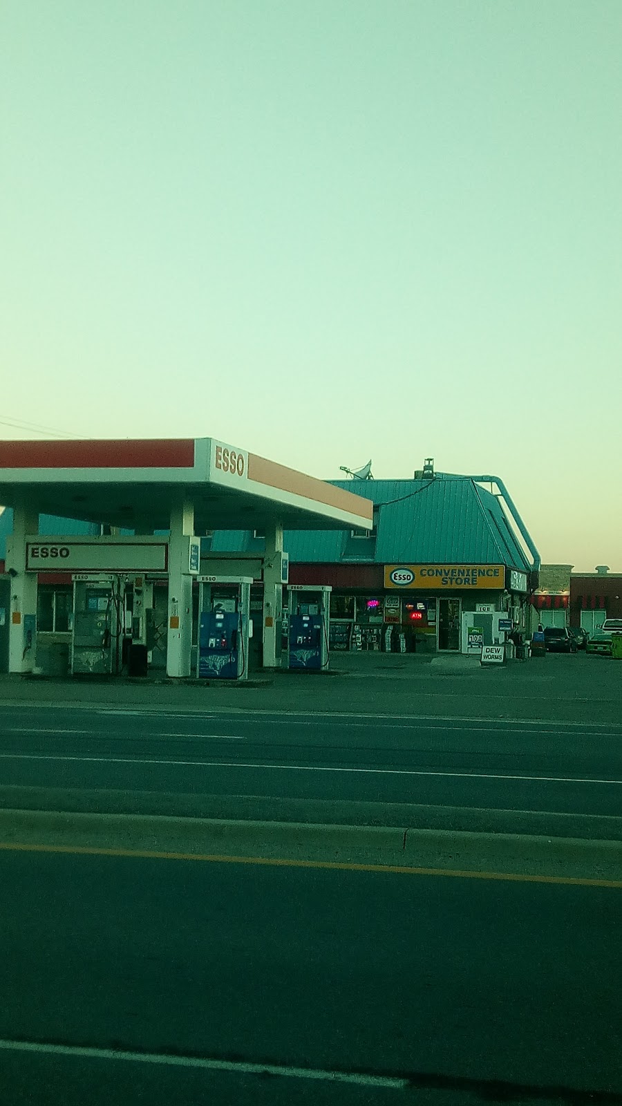 Esso | 800 Main St E, Shelburne, ON L0N 1S8, Canada | Phone: (519) 925-5210