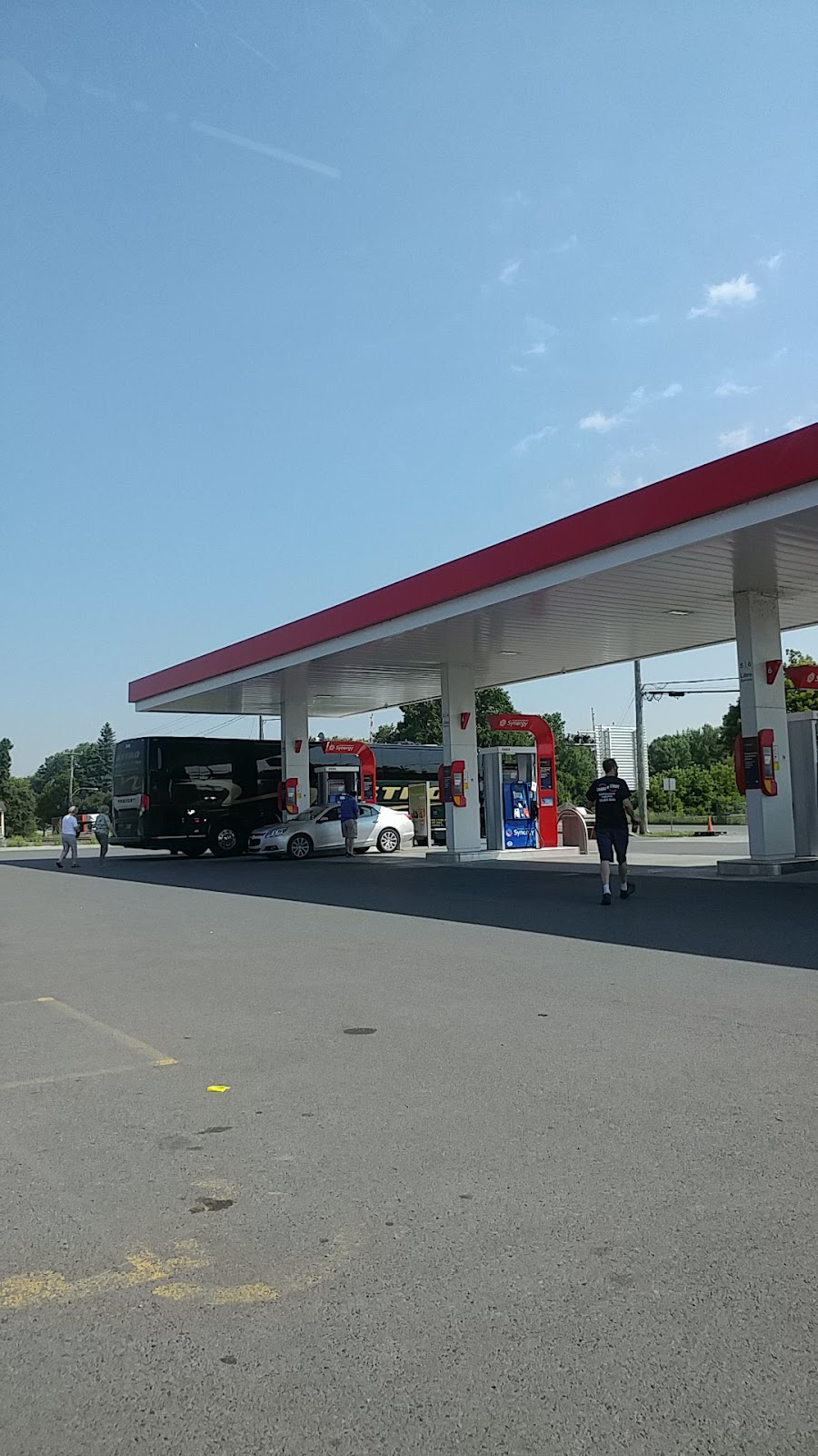 Esso | 61 QC-201 A, Coteau-du-Lac, QC J0P 1B0, Canada