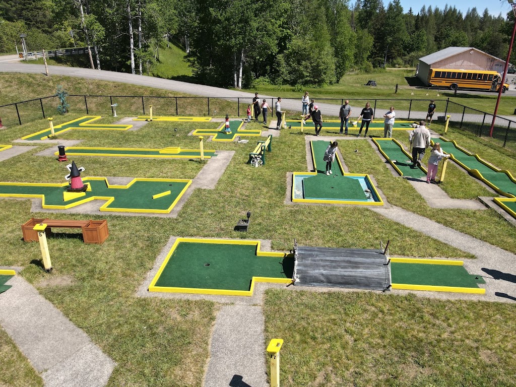 Mini Putt Ste-Béatrix | 5 Av. Alain, Sainte-Béatrix, QC J0K 1Y0, Canada | Phone: (450) 365-0626