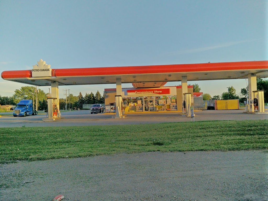 Petro-Canada & Car Wash | 3025 Manning Rd, Maidstone, ON N0R 1K0, Canada | Phone: (519) 739-2500