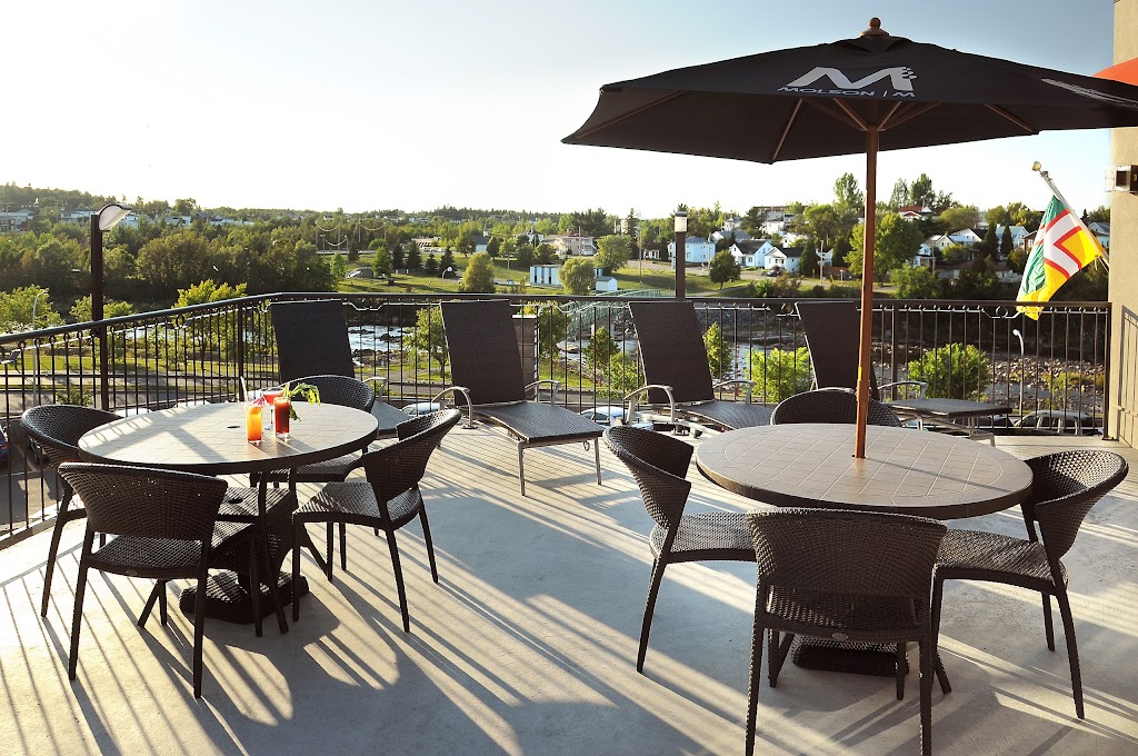 Hotel Universel | 1000 Bd des Cascades, Alma, QC G8B 3G4, Canada | Phone: (418) 668-5261