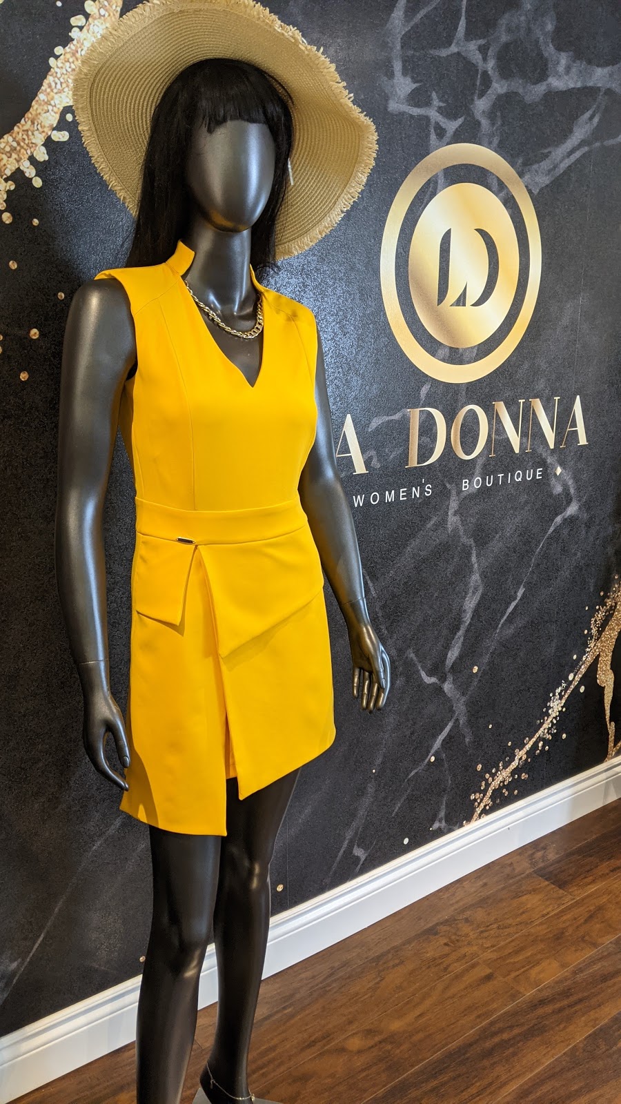 La Donna Boutique | 450 Worthington Ave, Richmond Hill, ON L4E 0E5, Canada | Phone: (647) 382-5745