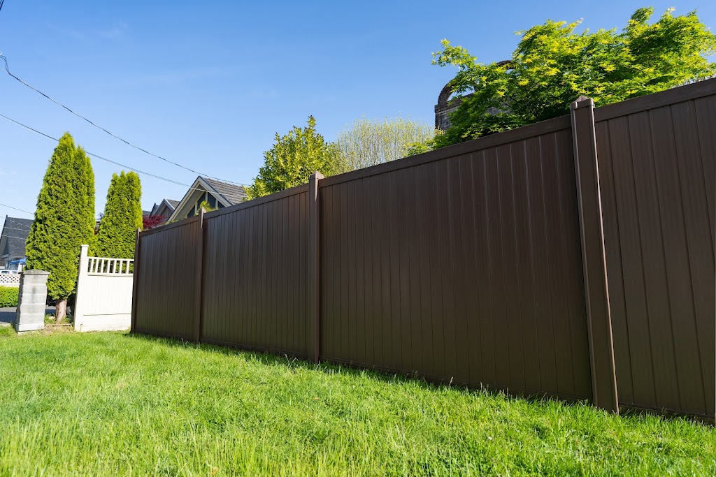 Discount Fencing | 8140 166 St #5, Surrey, BC V4N 6W1, Canada | Phone: (604) 338-9367