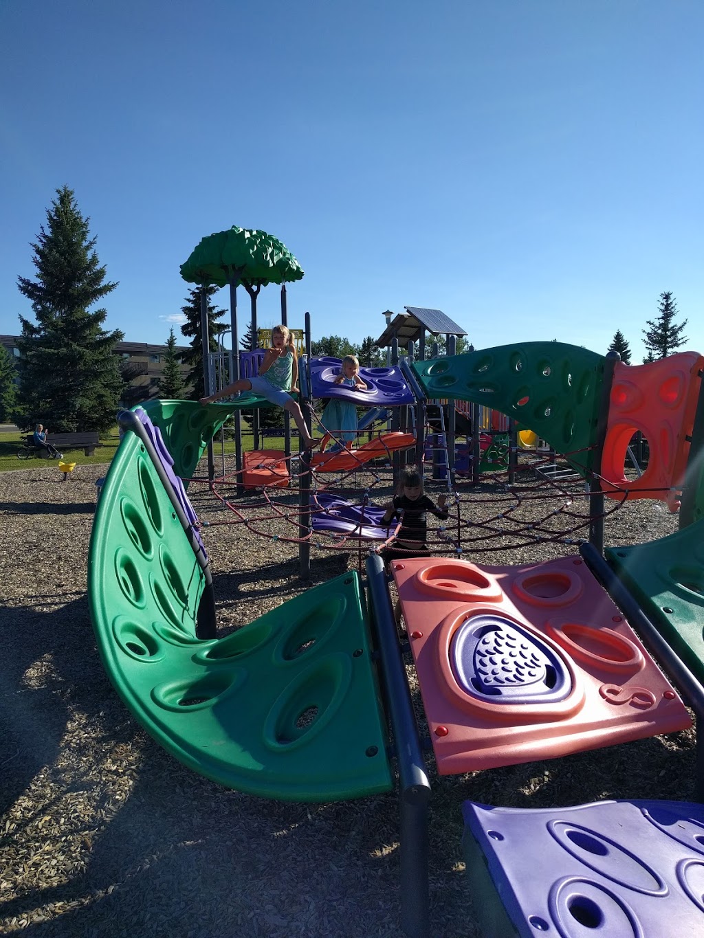 Hillview Park | 3520 56 St NW, Edmonton, AB T6L 2J5, Canada