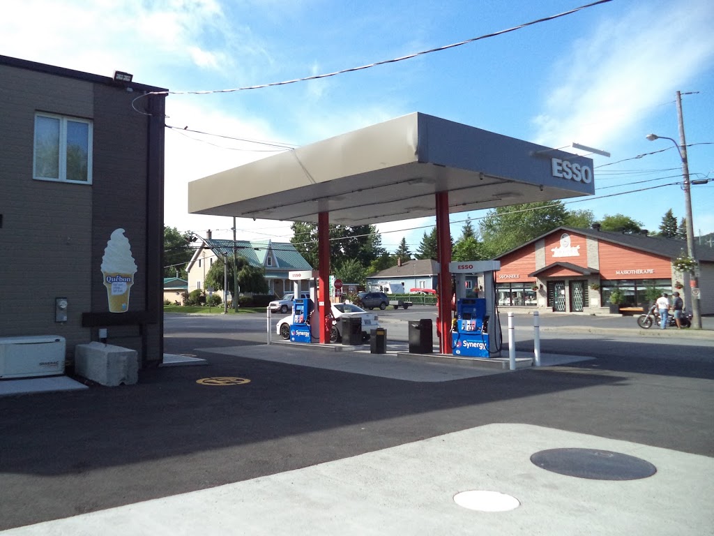 Esso | 11 Rue Saint Joseph, Mont-Saint-Grégoire, QC J0J 1K0, Canada | Phone: (450) 358-1454