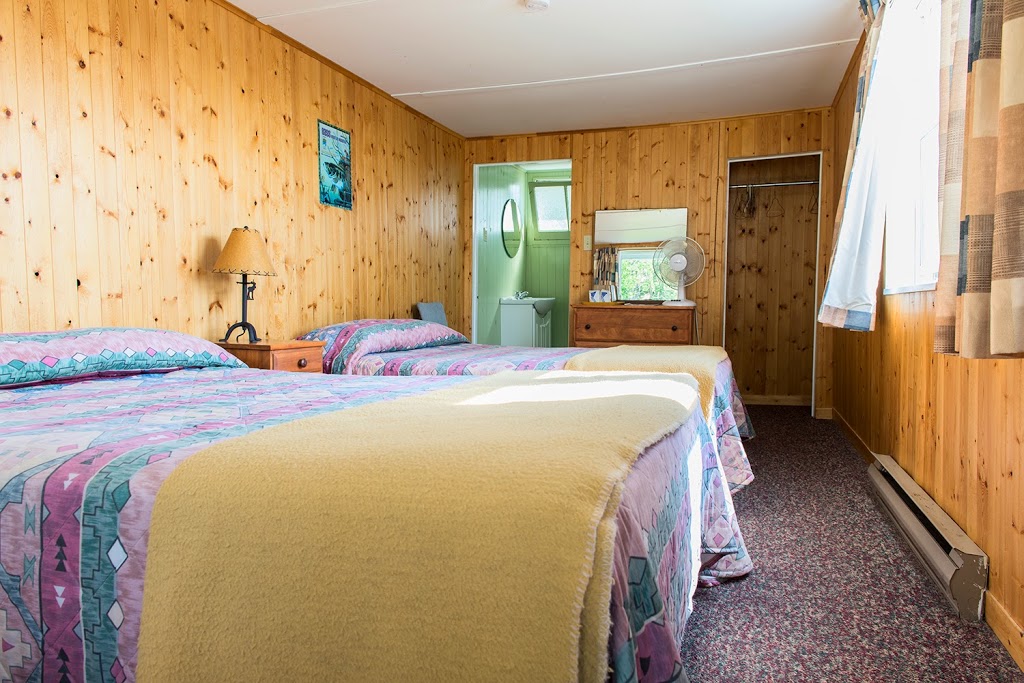 The Poplars Resort | PO Box 30, 8 By Street, Newboro, ON K0G 1P0, Canada | Phone: (888) 686-1891