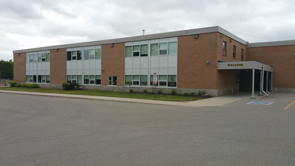 Drummond Central School | 1469 Drummond School Rd, Perth, ON K7H 3C8, Canada | Phone: (613) 267-4789