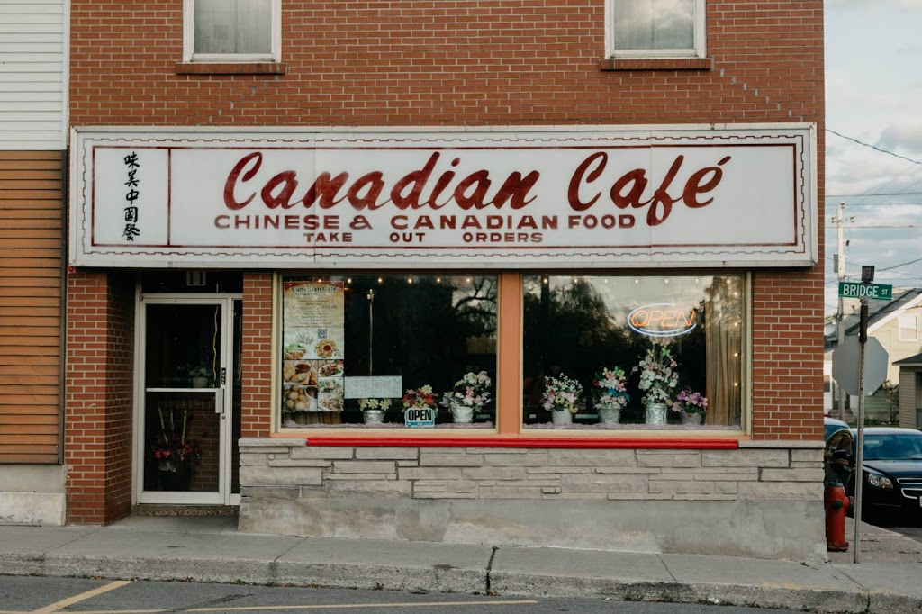 Canadian Cafe Chinese Restaurant | 11 Bridge, Almonte, ON K0A 1A0, Canada | Phone: (613) 256-3792