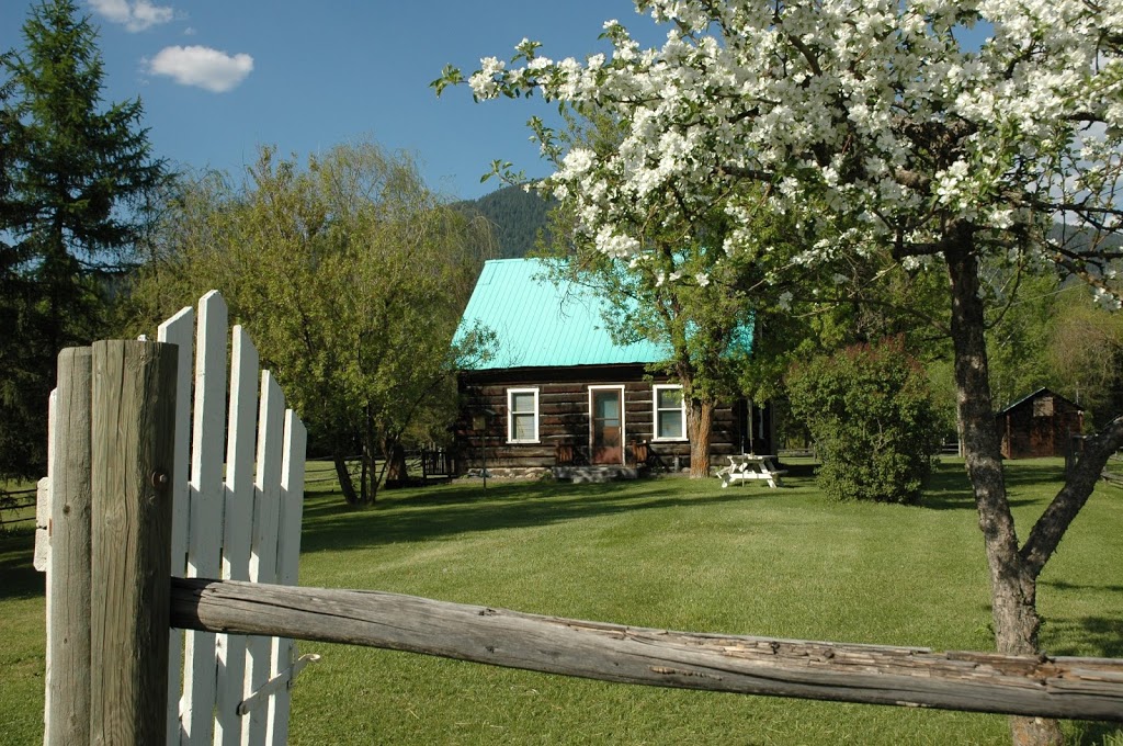 Whitewood Vacation Rental | 735 BC-6, Cherryville, BC V0E 2G3, Canada | Phone: (250) 547-6550