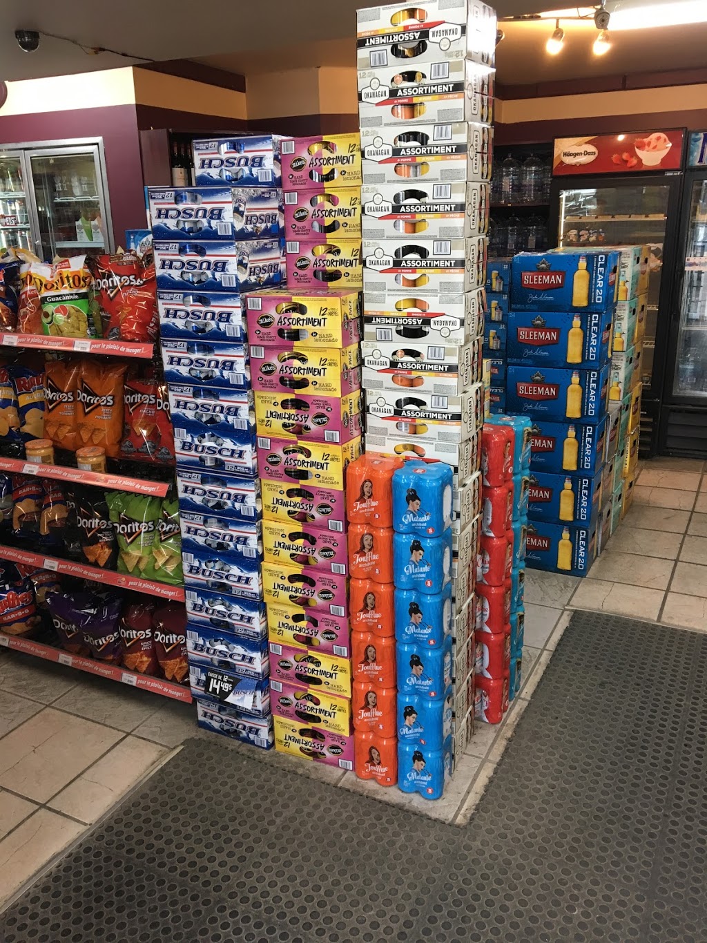 Dépanneur LExpress | 673 Chemin de la Frontière, Rivière-Beaudette, QC J0P 1R0, Canada | Phone: (450) 269-2212