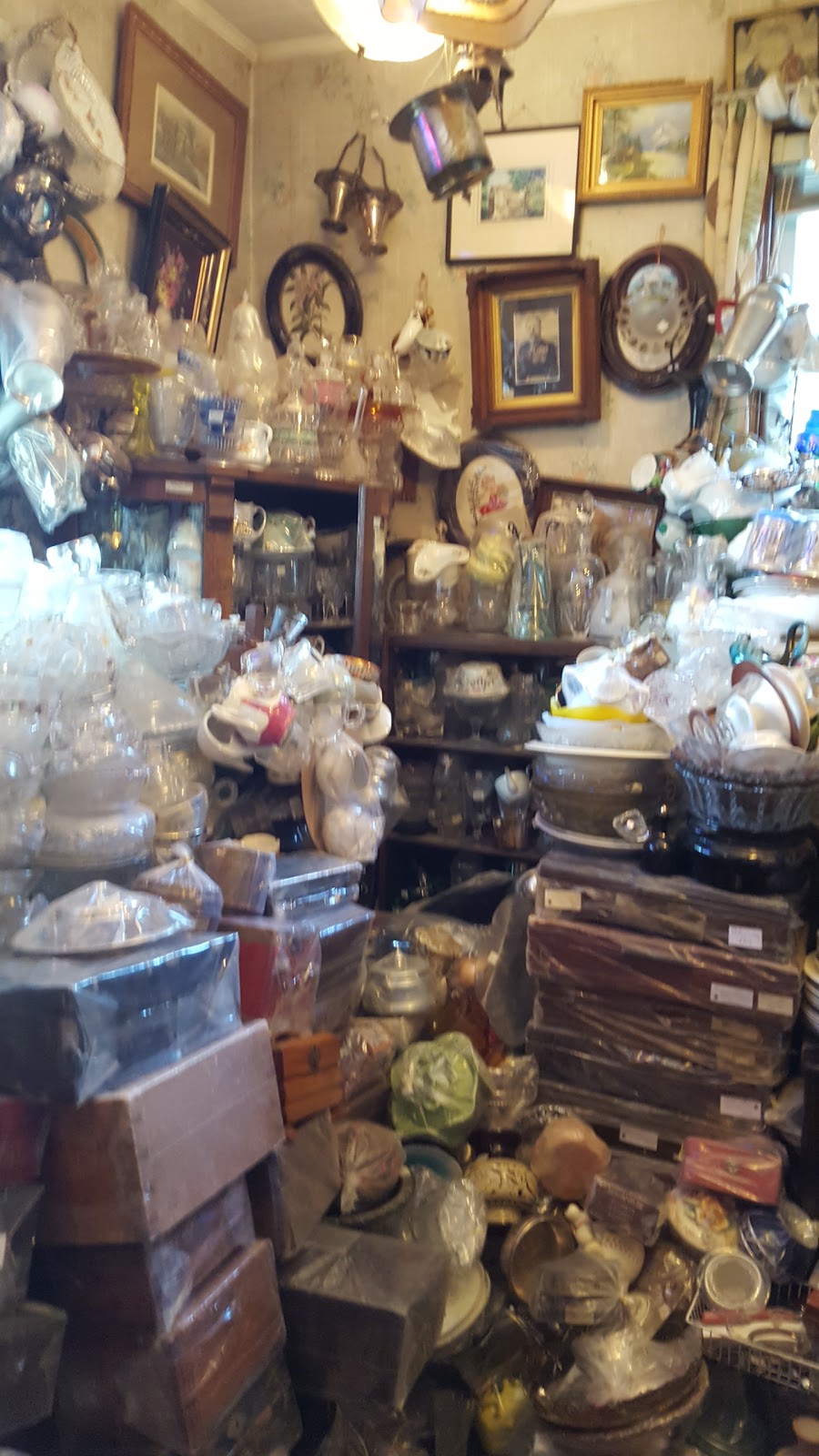 Rideau Antiques | 104 Rideau Ferry Rd, Lombardy, ON K0G 1L0, Canada | Phone: (613) 283-6490