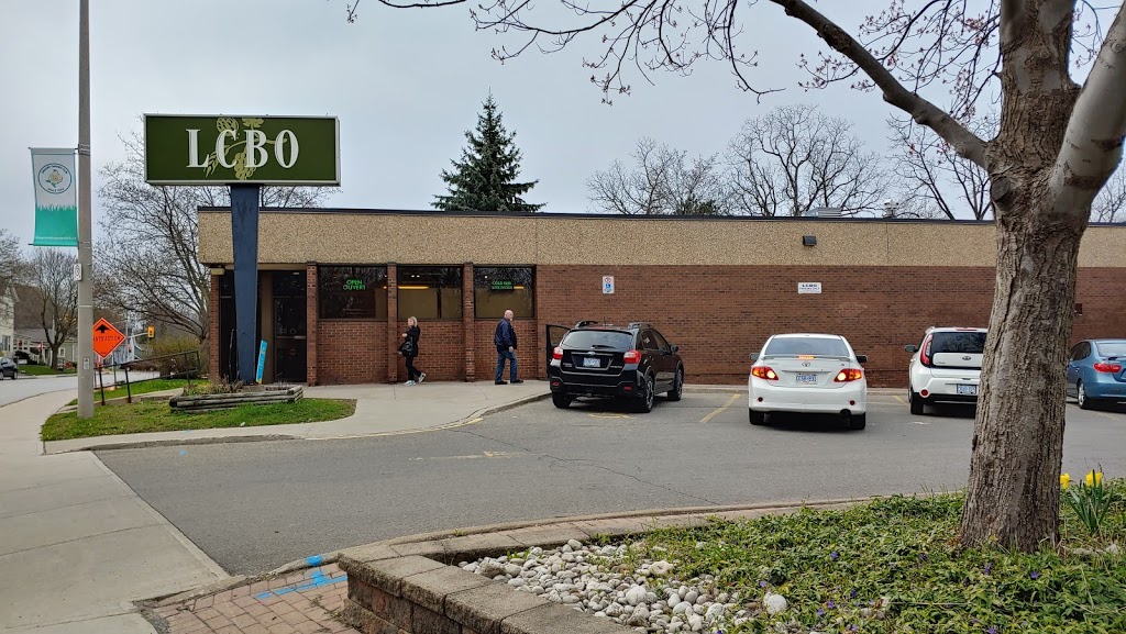 LCBO | 25 Elm St, Grimsby, ON L3M 1H4, Canada | Phone: (905) 945-4845