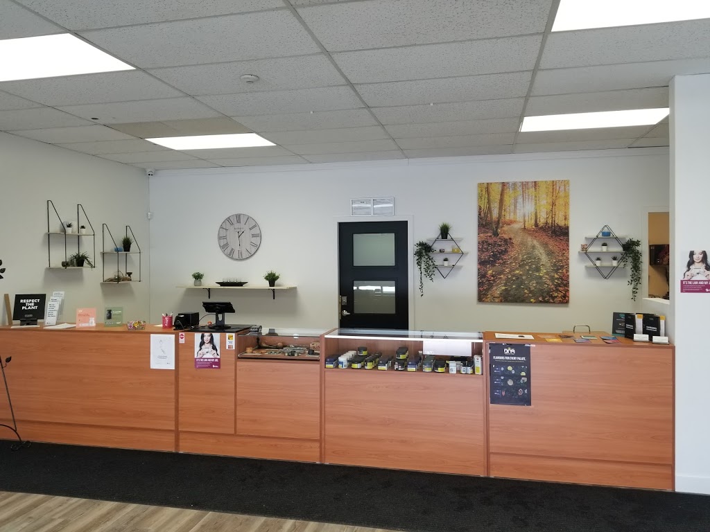 Sunrise Cannabis Retail Ltd | 4614 50 Ave, Gibbons, AB T0A 1N0, Canada | Phone: (780) 964-5572