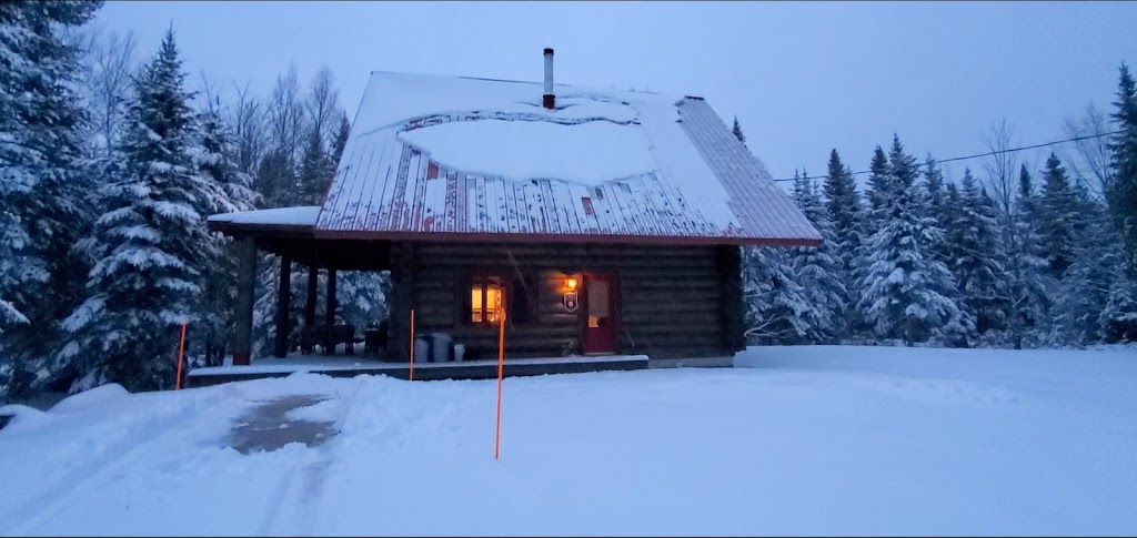 Chalet Le Raton-Laveur | 517 Rue des Maisons de Bois, Sainte-Christine-dAuvergne, QC G0A 1A0, Canada | Phone: (877) 629-1233