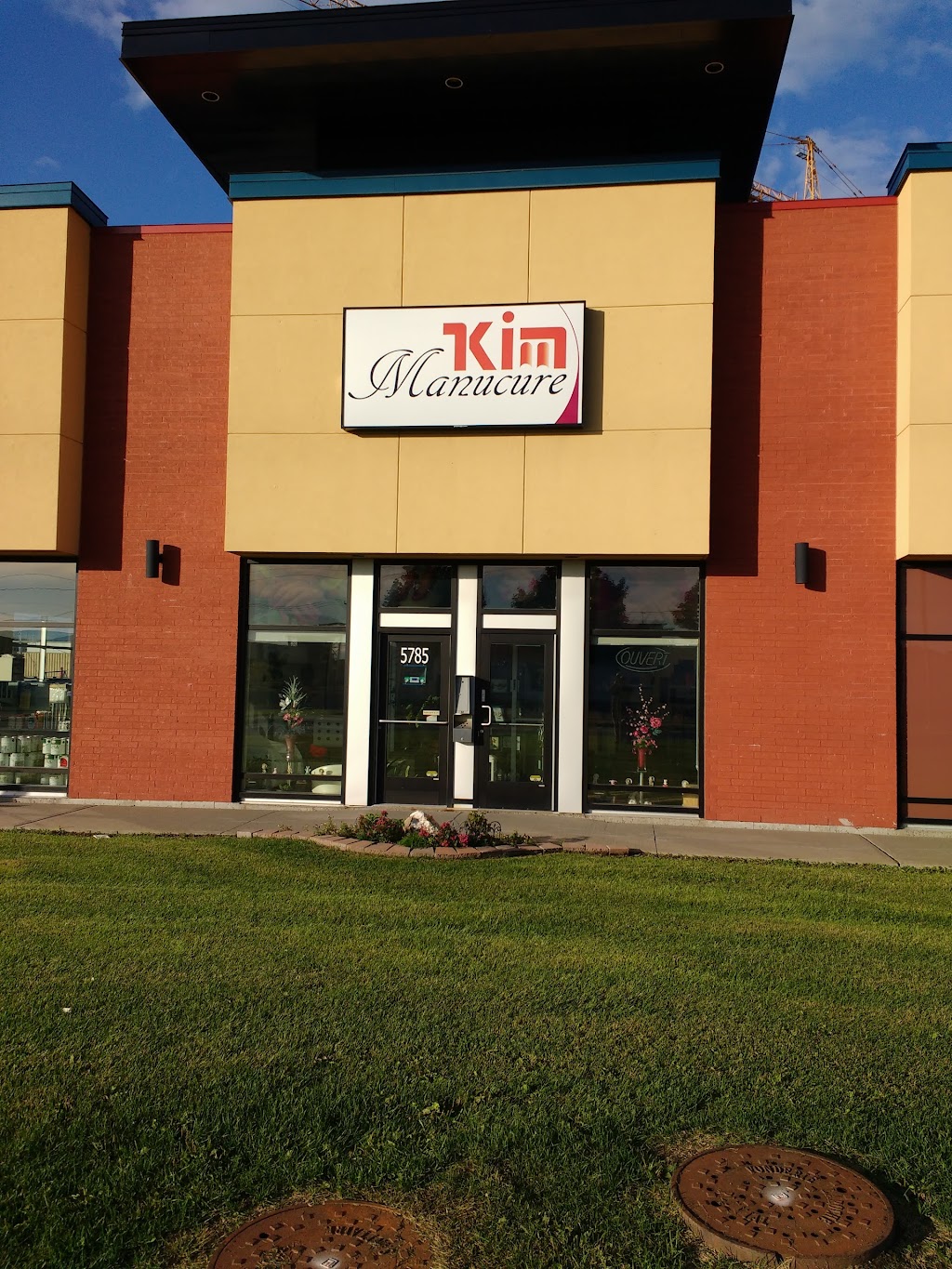 Kim Manucure | 5785 Bd des Gradins, Québec, QC G2J 1V1, Canada | Phone: (581) 981-8898