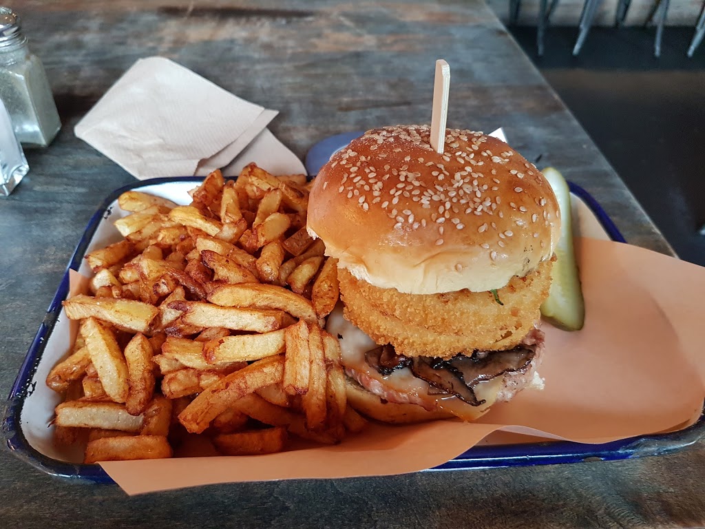 Chucks Burger Bar | 2031 Malaview Ave W, Sidney, BC V8L 5X6, Canada | Phone: (778) 351-2485