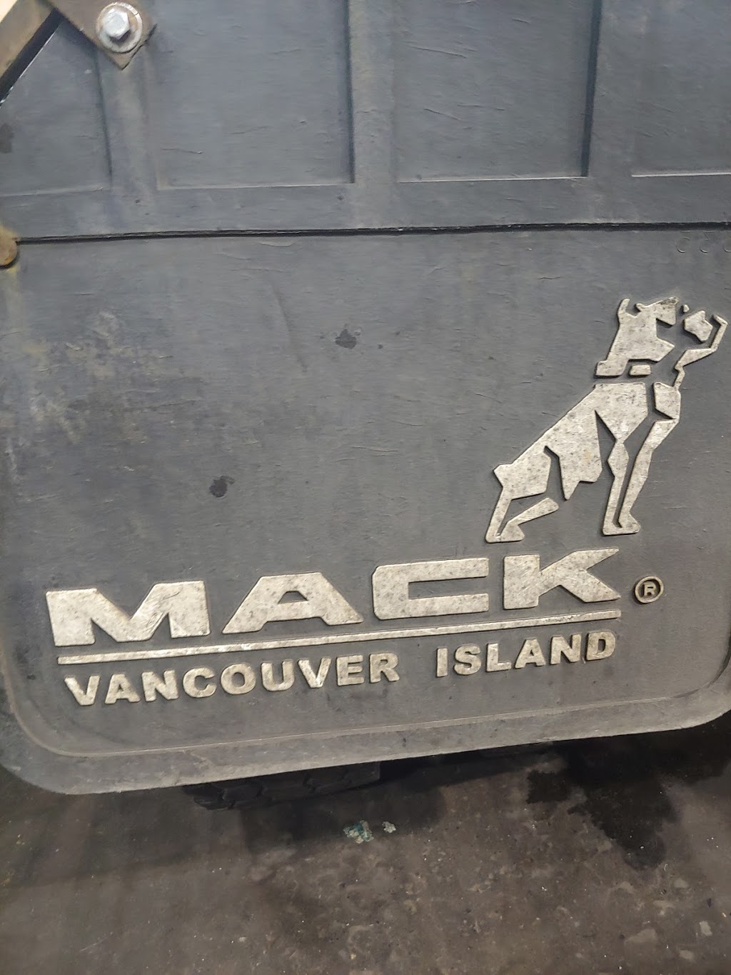 Vancouver Island Mack | 2213 McCullough Rd, Nanaimo, BC V9S 4M7, Canada | Phone: (250) 758-0185