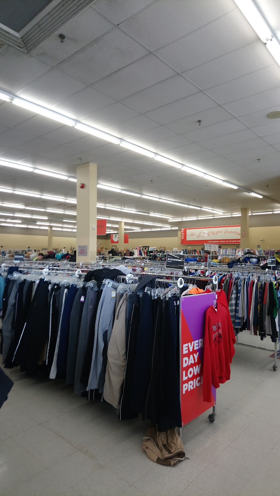 Value Village | 1824 Bank St, Ottawa, ON K1Z 7Y6, Canada | Phone: (613) 526-5551