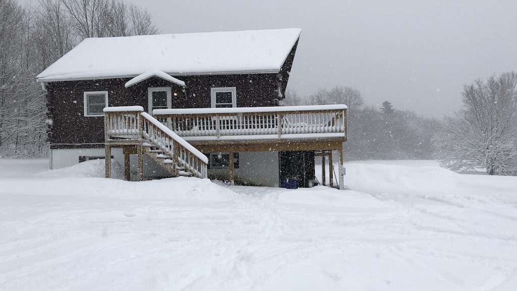 Big Jays Lodge | 3774 Mountain Rd, Montgomery Center, VT 05471, USA | Phone: (802) 589-4084