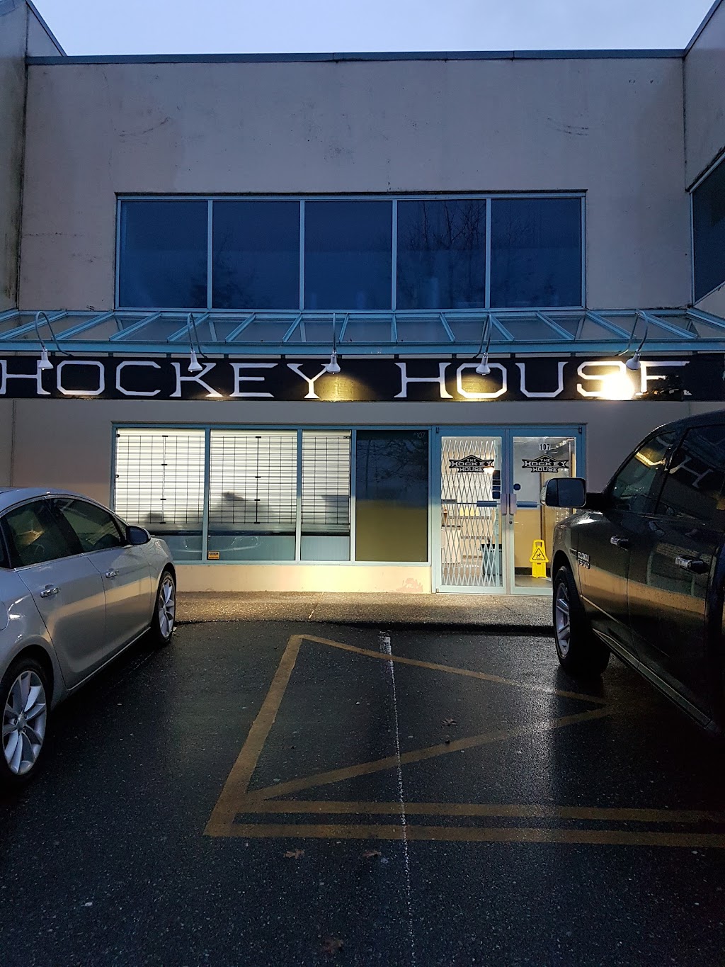 The Langley Hockey House | 20740 Mufford Cres, Langley, BC V2Y 1N9, Canada | Phone: (604) 510-3563