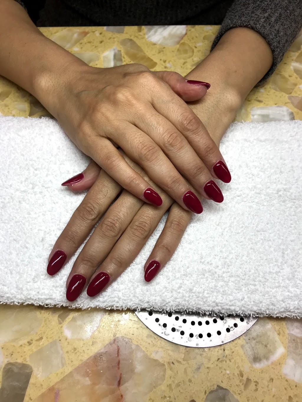 Golden Nails Salon & Spa | 1416 Centre St #13, Thornhill, ON L4J 8A1, Canada | Phone: (905) 881-7870